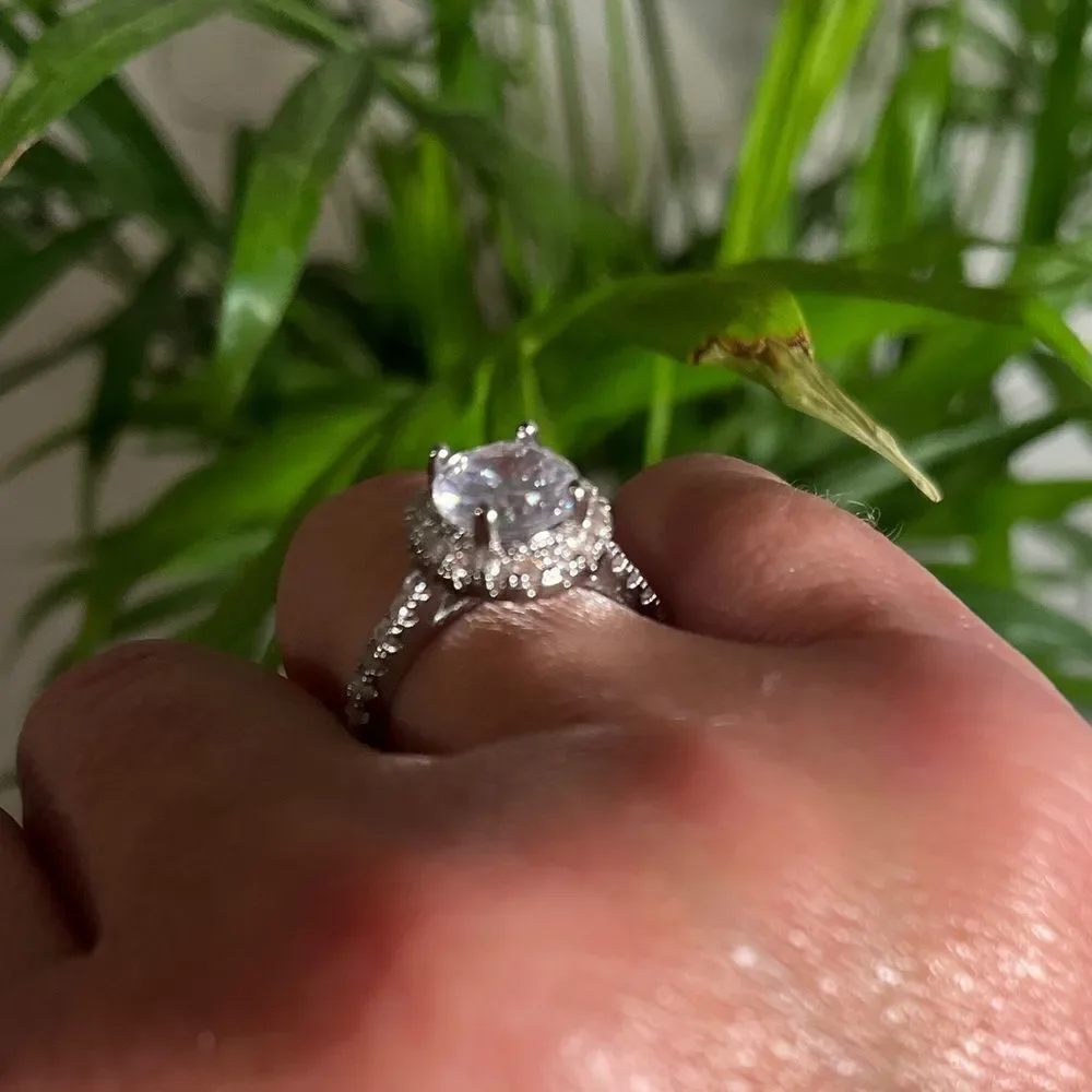 The Sphere 925 and cubic zirconia gorgeous engagement ring